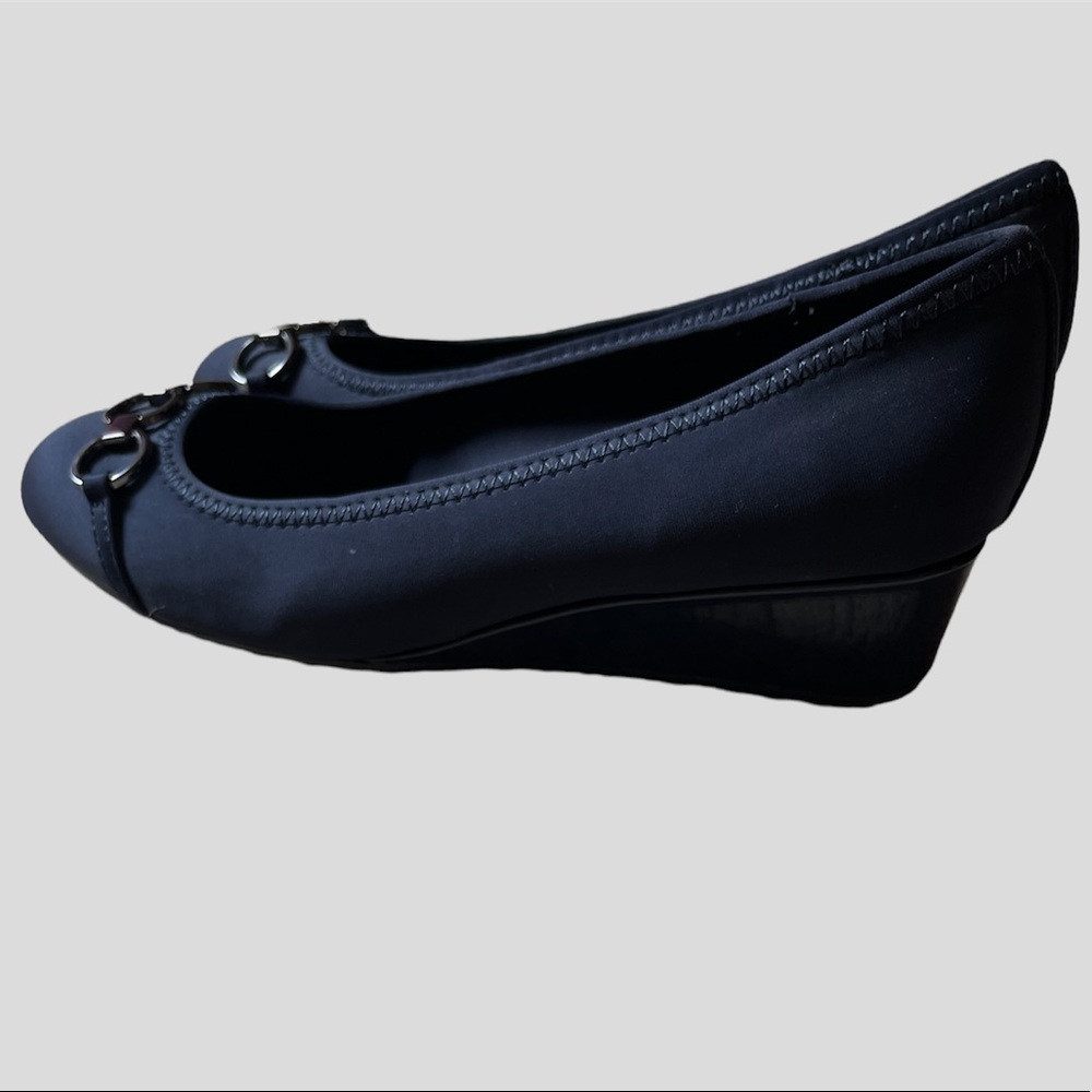 Women’s Bandolino Shoes - Picture 2 of 8